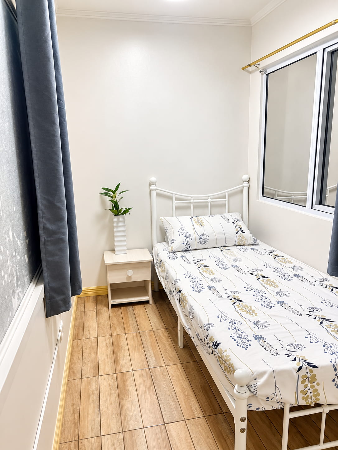 Lily Bloom Solo Room Available in Tower C · C1